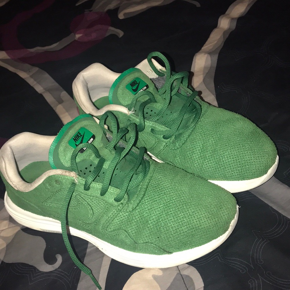Nike Lunar Flow’s.